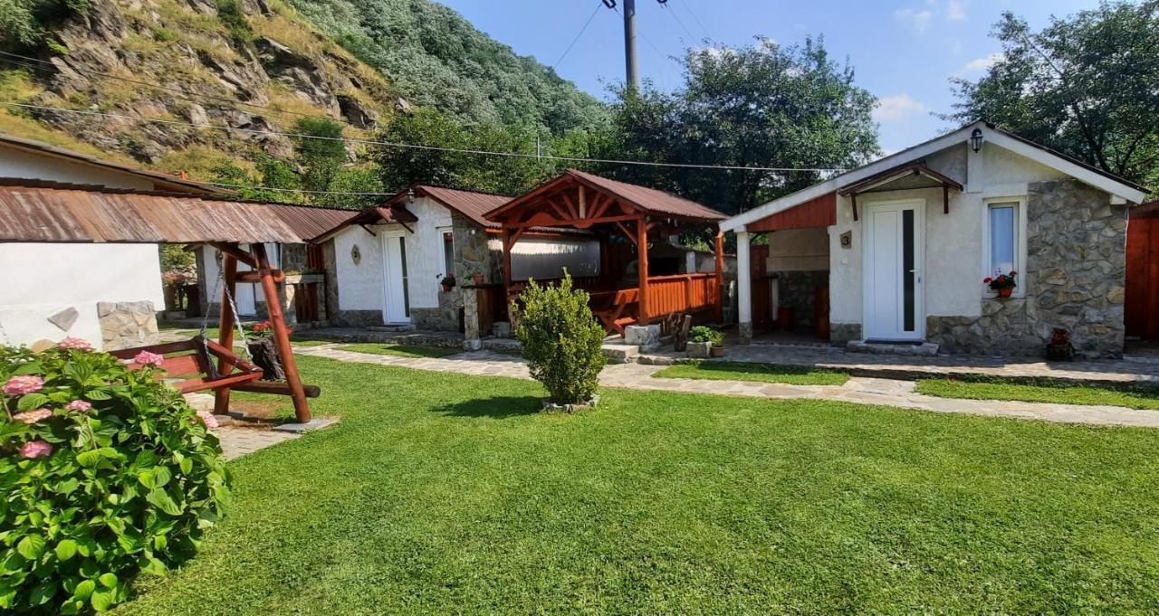 Cabanute Alex Villa Capalna Exterior foto